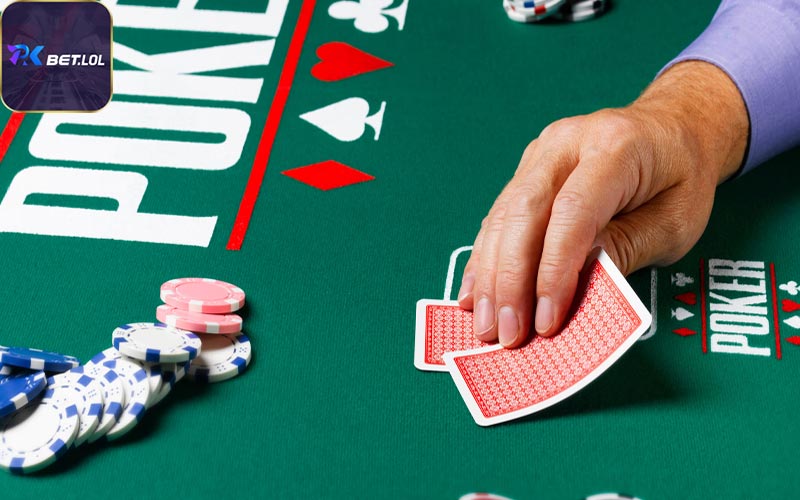 Cách chơi Poker Pkbet